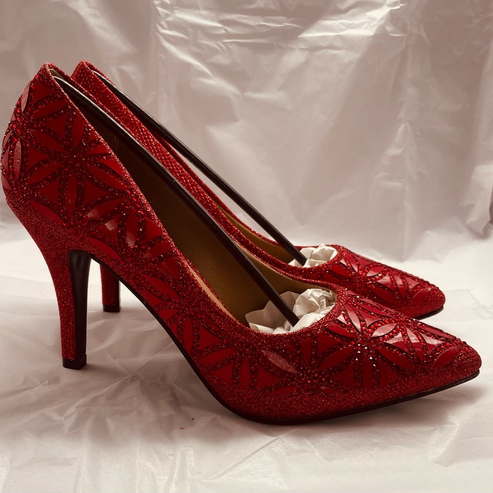 Delicacy red shiny brand new shoe size 7.5